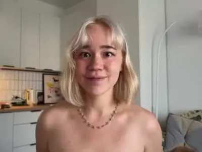 Lucy (Nip slip shady)