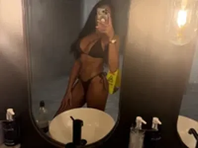 KinkyKirstiexx